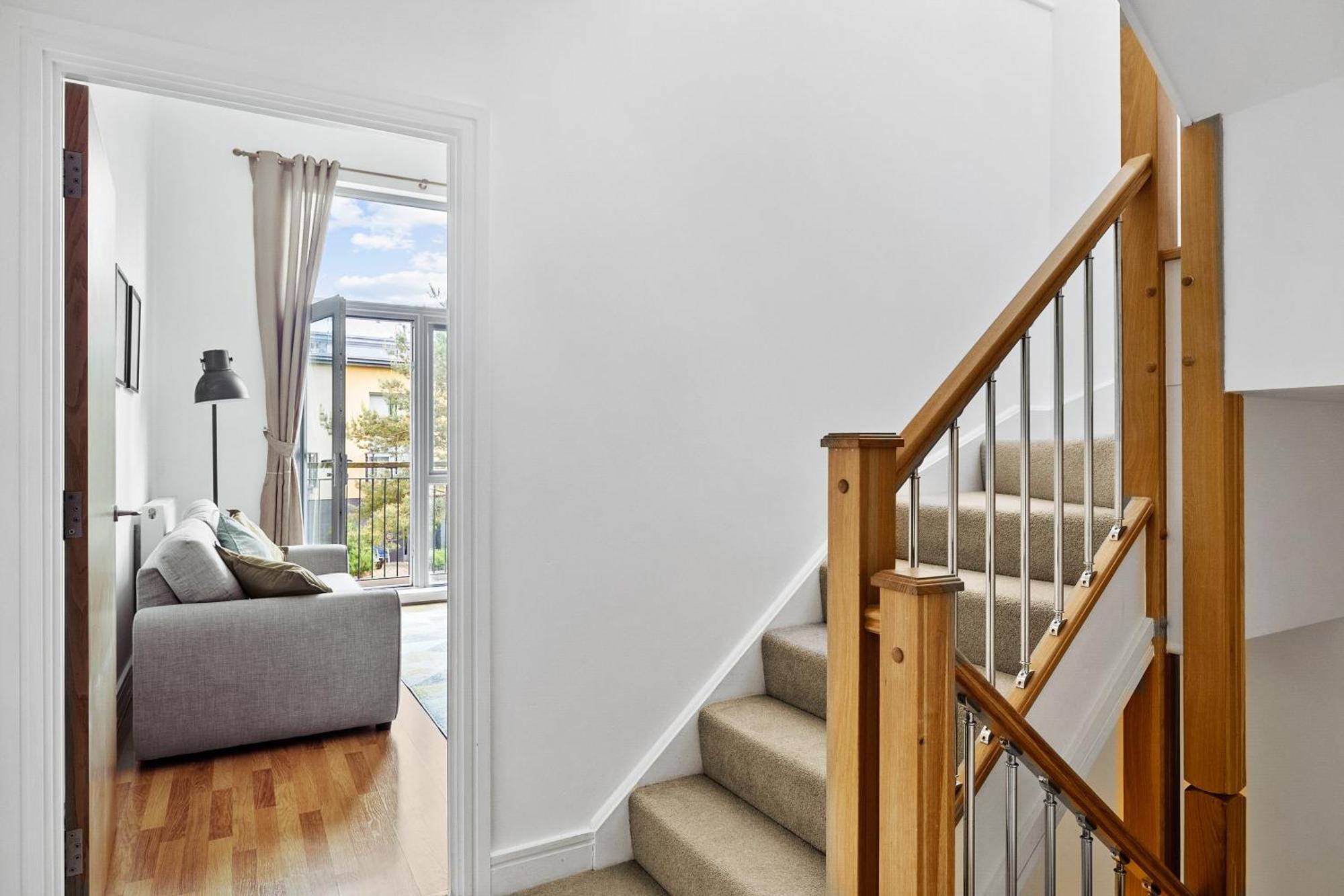 Spacious House By Quay - Sleeps 7 - Free Parking Holiday home *