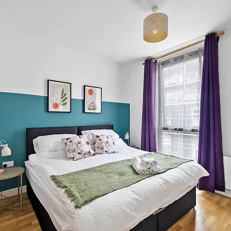Spacious House By Quay - Sleeps 7 - Free Parking Plymouth Exterior photo