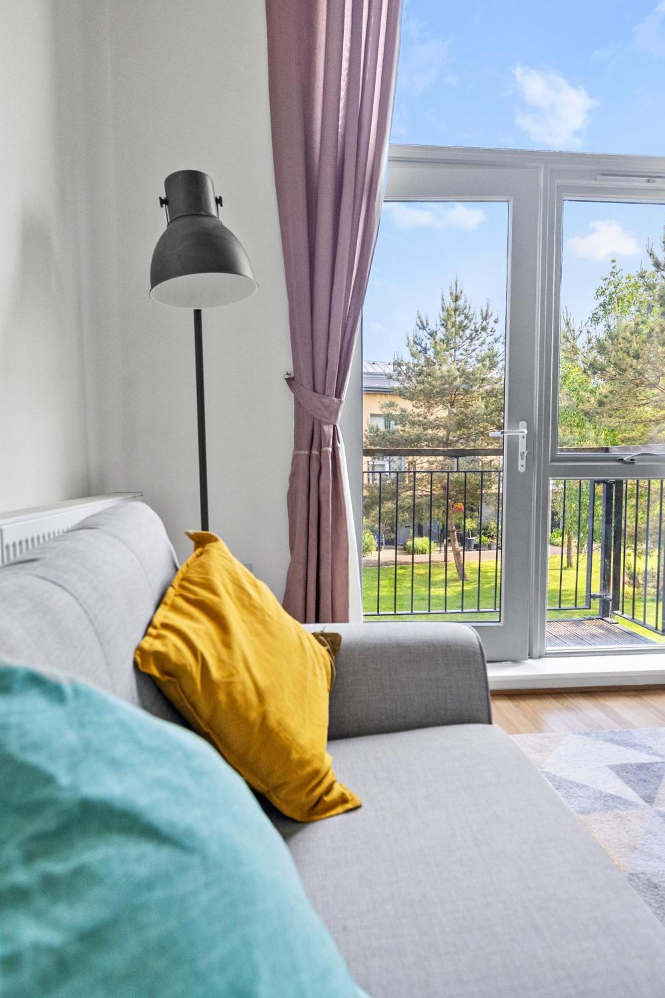 Spacious House By Quay - Sleeps 7 - Free Parking Plymouth
