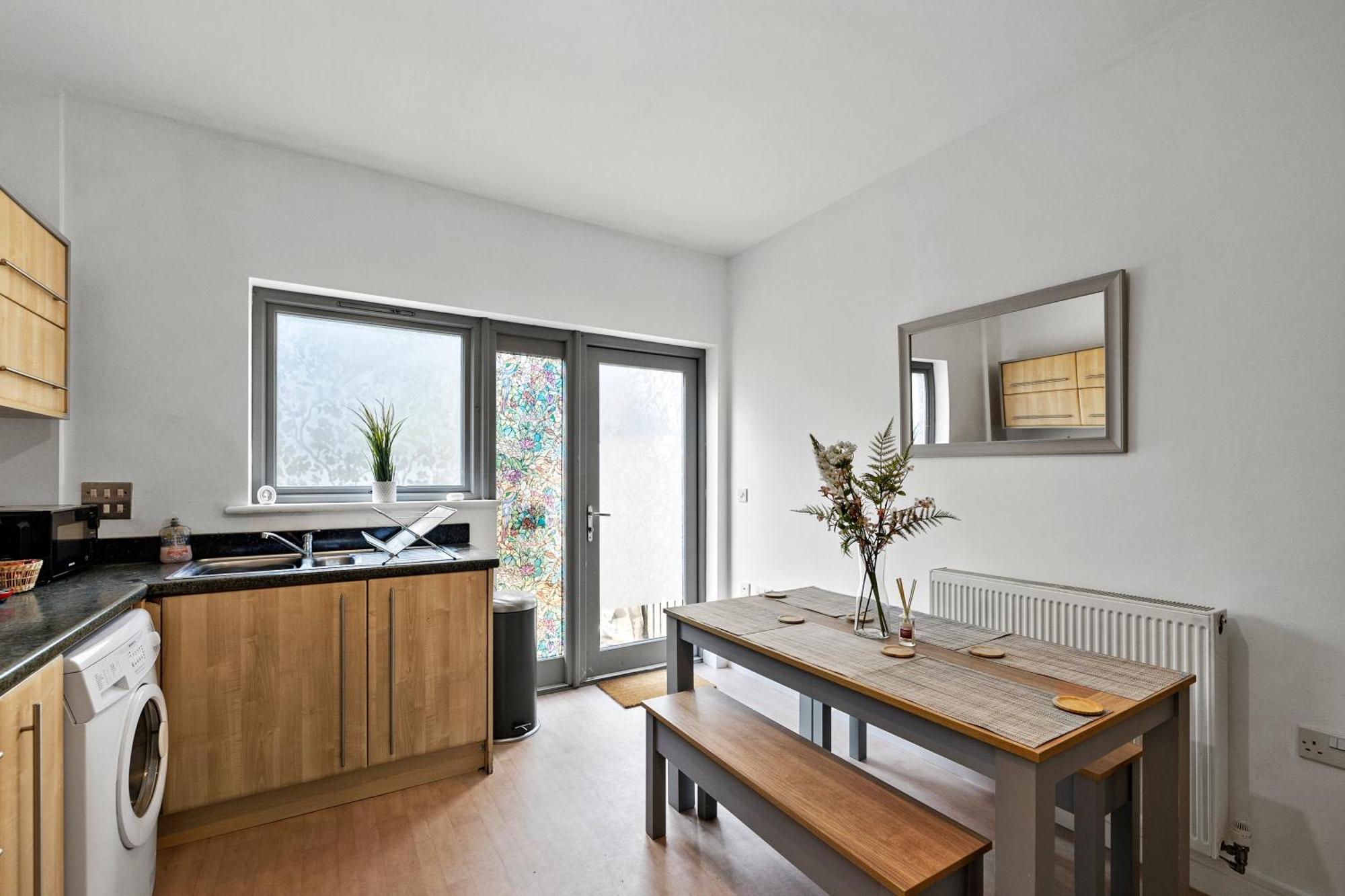 Casa vacanze Spacious House By Quay - Sleeps 7 - Free Parking *